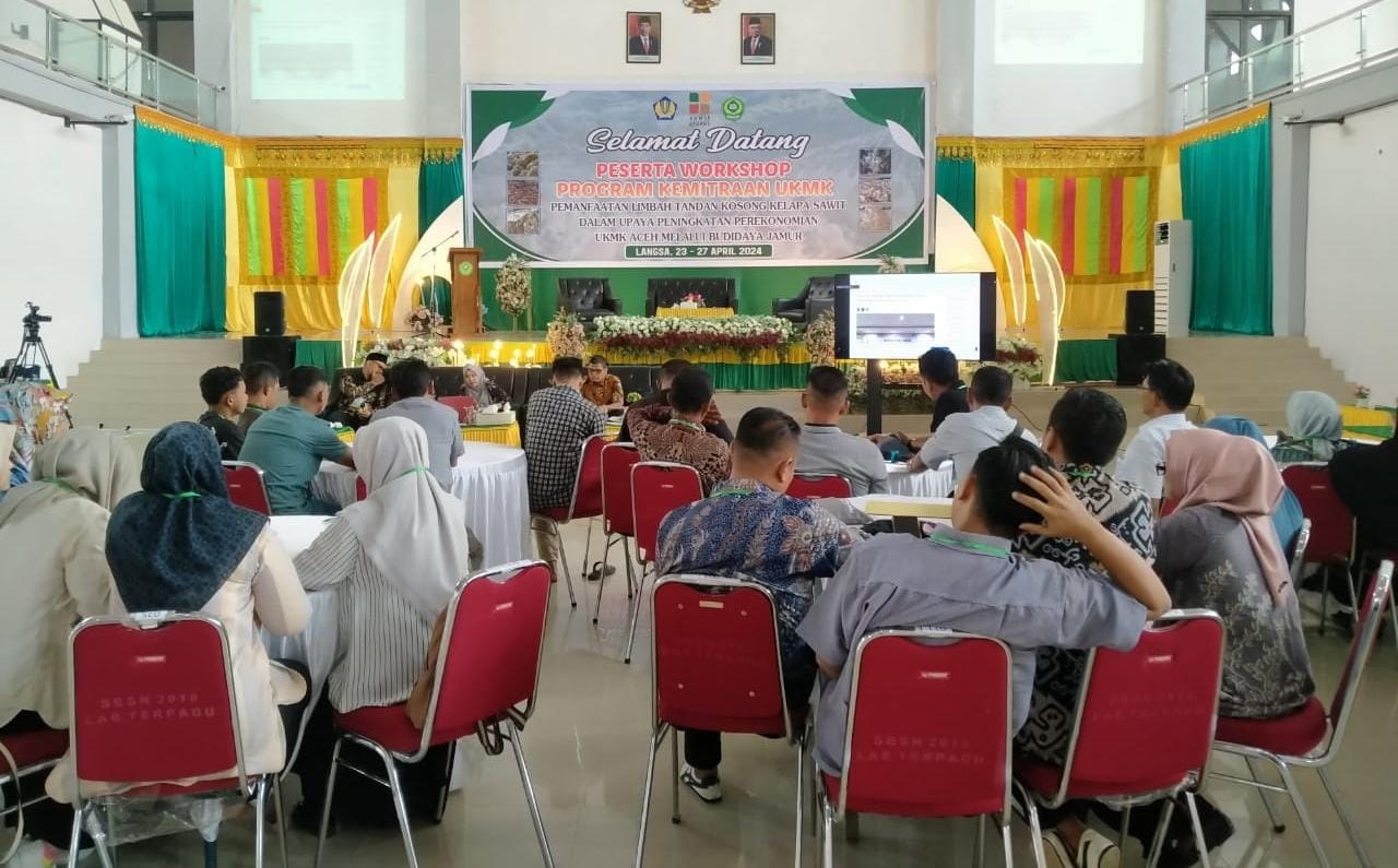FEBI IAIN Langsa Bersama BPDPKS RI Beri Pelatihan Budidaya Jamur FEBI IAIN Langsa Bersama BPDPKS RI Beri Pelatihan Budidaya Jamur