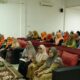 Bunda Paud Aceh Besar Cut Rezky Handayani memaparkan dan menjelaskan program-program peningkatan kualitas pendidikan usia dini (PAUD) di Kabupaten Aceh Besar, di Dekranasda Aceh Besar, Selasa (23/4). (Waspada/Ist)
