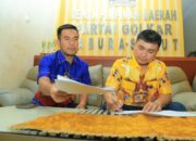 Hendri Yanto Dan Samsul Tanjung Serahkan Formulir Ke Partai Golkar