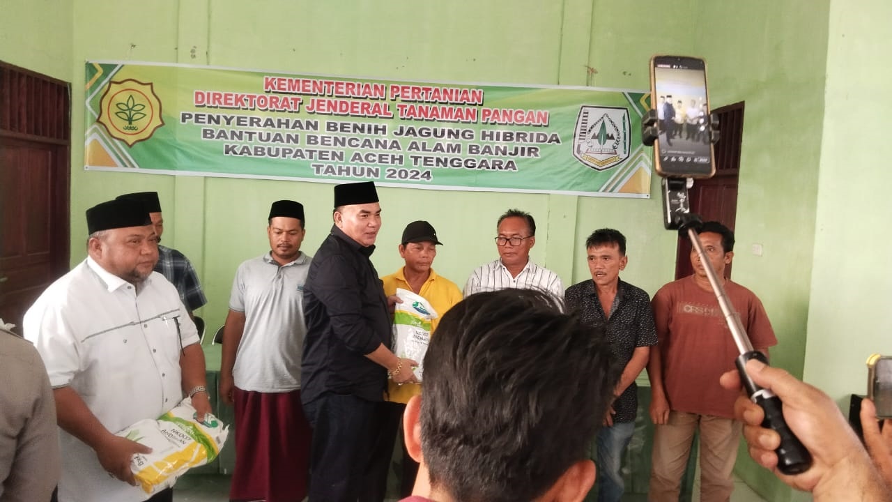 66 Kelompok Tani Agara Terima Bantuan Benih Jagung 66 Kelompok Tani Agara Terima Bantuan Benih Jagung