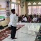 Kepala Kankemenag Aceh Timur, H Salamina, M.Ag, mengisi Manasik Haji di Meunasah Keude Peureulak, Aceh Timur, Kamis (25/4). Waspada/H. Muhammad Ishak