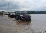 Jajal Jalan Kilangan-Kuala Baru, Mobil Rombongan Pj Gubernur Kandas