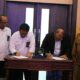 FAISAL Hasrimy dan Usvizal tandatangani MoU pemanfaatan FABA. Waspada/Ist