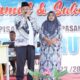 Kepala SMKN 1 Barumun, Bidarlis Nur Ibrahim Rangkuti, ST bersama keluarga, Selasa (30/4) saat acara perpisahan dan pelepasan 458 siswa-siswi kelas XII tahun pelajaran 2023/2024. (Waspada/Idaham Butar Butar)