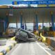 Toyota Innova dengan Nopol BK 1277 VQ menabrak tiang GTO di Tebingtinggi. Waspada/Ist