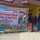 Meski stand belum dibuka, namun masyarakat terlihat sudah ramai berkumpul di Kantor Desa Kuala Baru Sungai, menunggu hadirnya sembako murah tersebut. WASPADA/ist