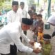 Ketua Umum FK. P70, H Agussalim SH, MH saat menyantuni sejumlah anak yatim dan bukber, di Kolam Renang Tirta Vitra Raya, Jalan TM Bahrum, Paya Bujok Teungoh, Kecamatan Langsa Barat, Selasa (2/4) malam. Waspada/Rapian.