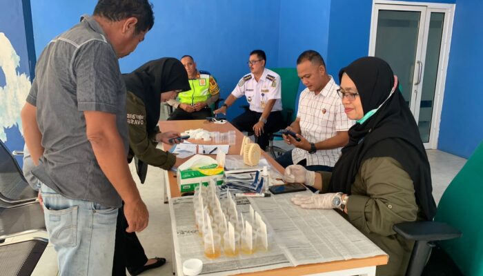 Polres Sibolga Test Urine Pengemudi Angkutan Umum