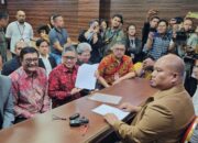 Sekjen PDI Perjuangan Serahkan Amicus Curiae Dari Megawati Ke MK