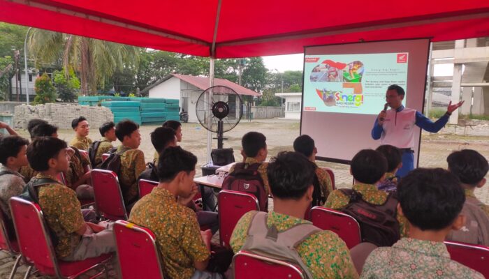 Pelajar SMK Mandiri Siap #Cari_Aman