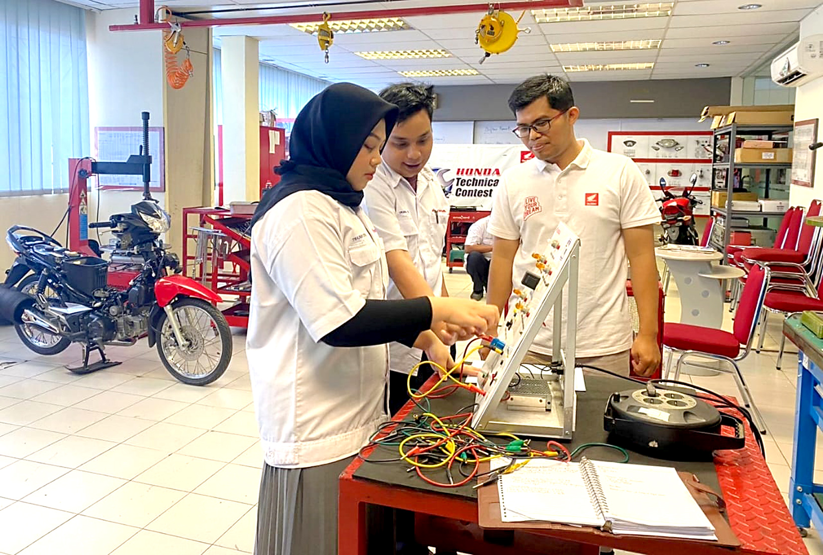 Guru SMK Mitra Binaan AHM Bersiap Pelatihan Modul Dasar