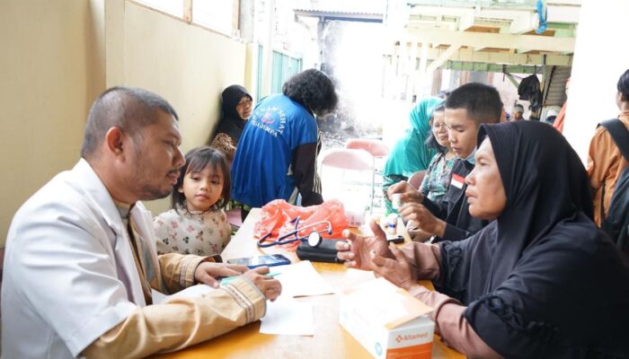 Aksi Layanan Sehat DD Waspada di Karo Beri Pengobatan Gratis dan Baju Layak Pakai
