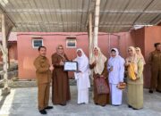 Direktur RS Muyang Kute Lepas Seorang Pegawai Purna Tugas