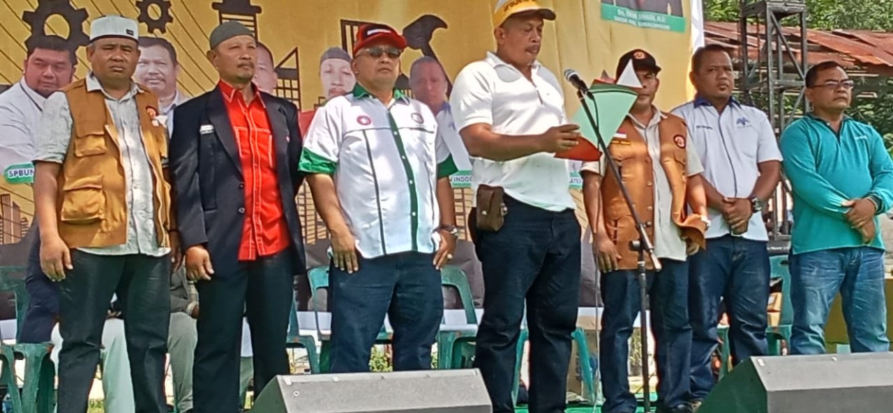 Serikat Buruh Tuntut Pemerintah Dan DPR Cabut Klaster Ketenagakerjaan