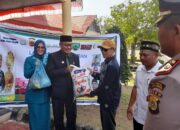 Pj Bupati Aceh Singkil Bagikan 1.700 Paket Sembako Miskin Ekstrem