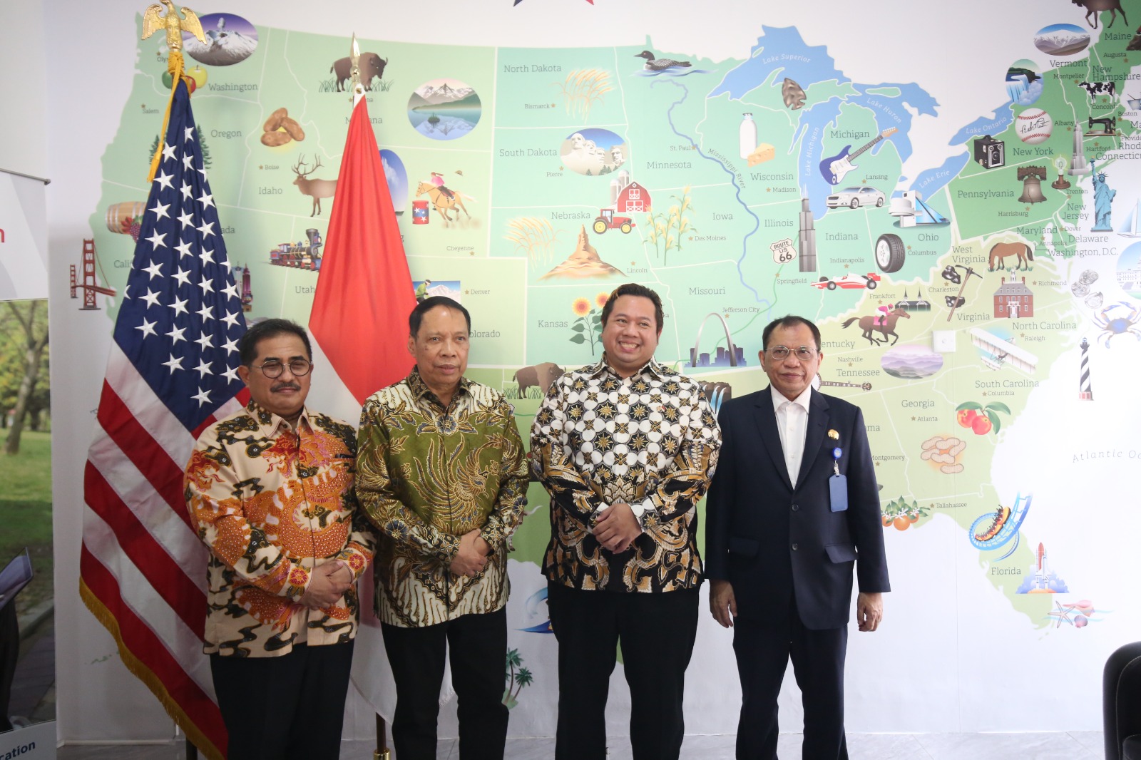 Hardiknas 2024: Konsulat Amerika Resmikan Education USA Center UMSU