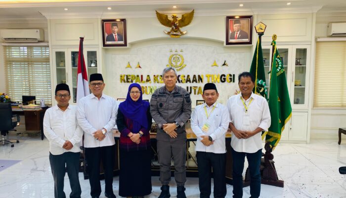 Rektor UINSU Silaturahmi Dengan Kajatisu