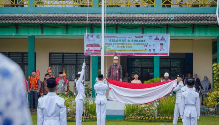 Peringatan Hardiknas, Tenaga Pendidik Dan Peserta Didik Menilai Bobby Nasution Menaruh Perhatian Penuh Bagi Pendidikan Di Medan