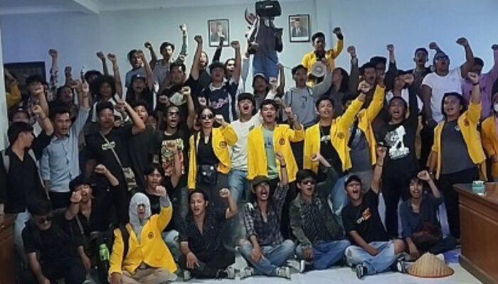 Mahasiswa Demo Di P. Siantar Kecam Pemerintah; Biaya Pendidikan Mahal