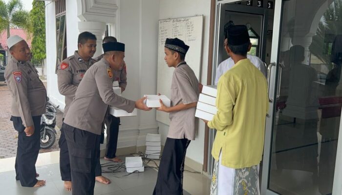 Polsek Ulee Lheue Gelar Jumat Berkah Di Masjid Babussalam Lampaseh Aceh