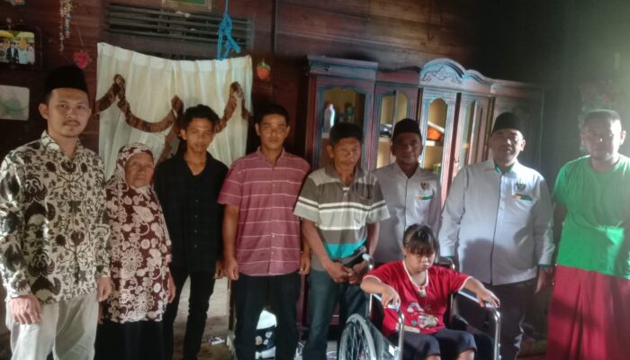 Anak Yang Lumpuh Sejak Lahir Terima Bantuan Kursi Roda Baznas Palas