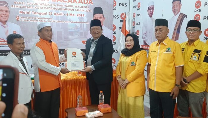 Irsan Efendi Nasution Mendaftar Ke PKS P. Sidimpuan