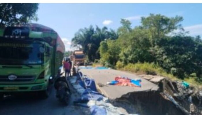 Empat Jam Arus Lalu Lintas Macet, Siang Berangsur Normal