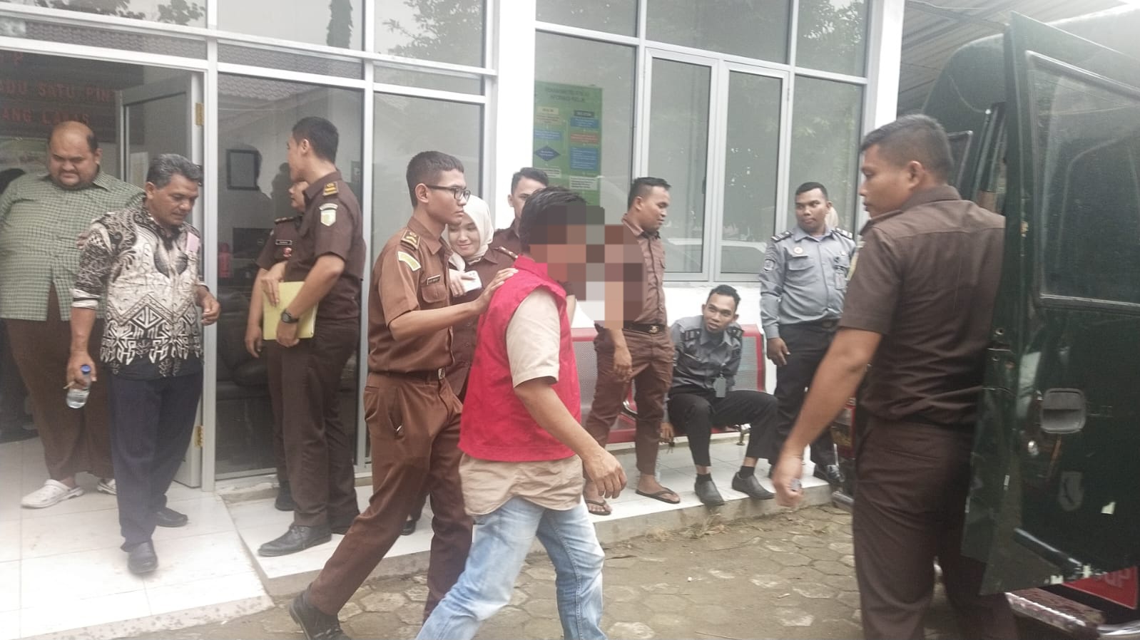 Diduga Selewengkan Dana Desa, Oknum Kades Sisoma Ditahan
