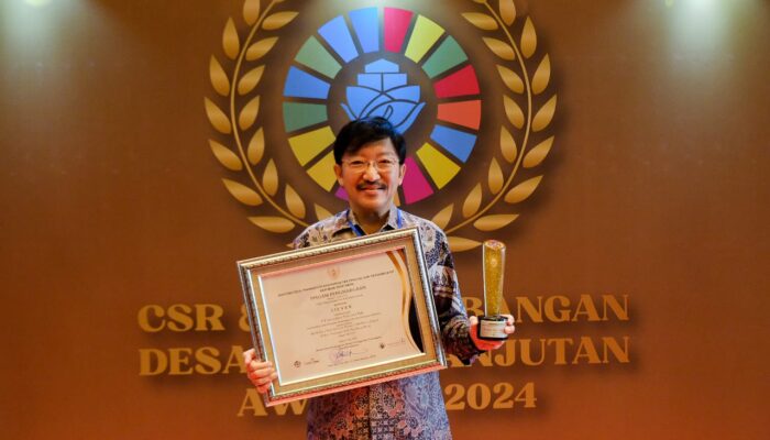 Smartfren Raih CSR & PDB Awards 2024 Dari Kementerian Desa PDTT