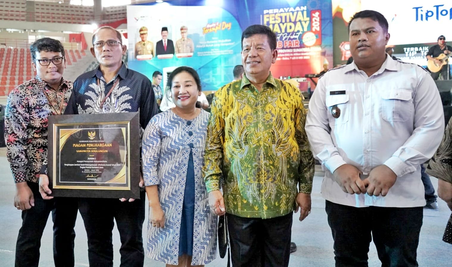 Bupati Simalungun Terima Penghargaan Paritrana Award 2024 Dari Pemprovsu