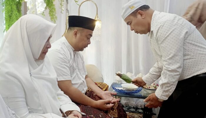 Ricky Nasution Bersama Istri Ditepungtawari Jelang Berangkat Haji