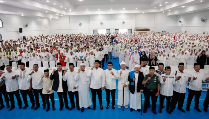Lepas 2.482 Calhaj Asal Medan, Bobby Nasution Minta Camat Jaga dan Perhatikan Keluarga Jamaah
