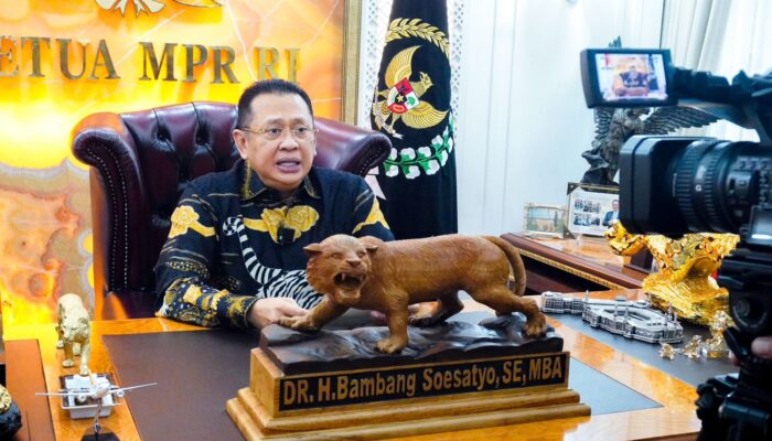 Orasi Ilmiah Wisuda UT Medan, Ketua MPR Ajak Generasi Muda Kuasai Teknologi