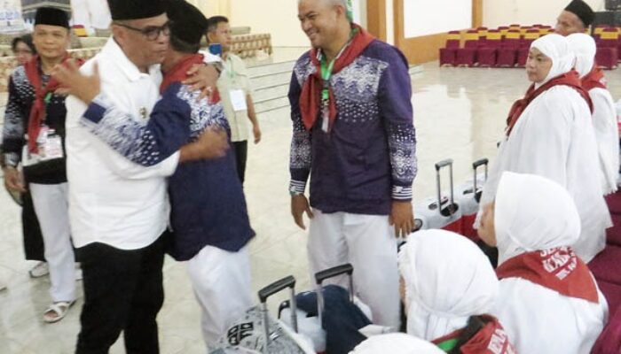 Bupati Ja’far Sukhairi Lepas Calhaj Madina Menuju Madinah