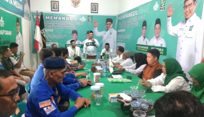 El Adrian Shah Serahkan Formulir Pendaftaran Cawalkot ke PKB Kota Medan