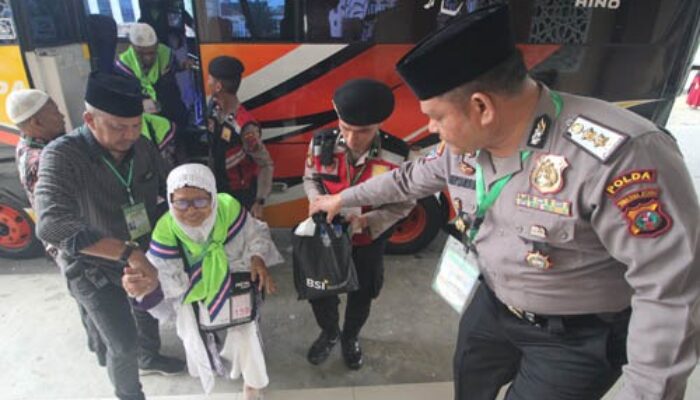 Foto-foto Kloter 9 Tiba Di Asrama Haji Medan