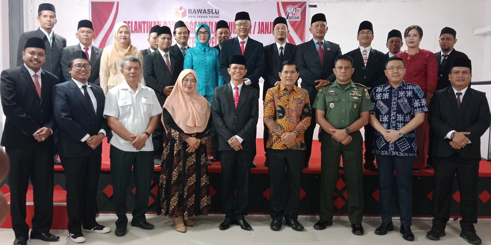 15 Panwaslu Kecamatan Se-Kota Tebingtinggi Dilantik
