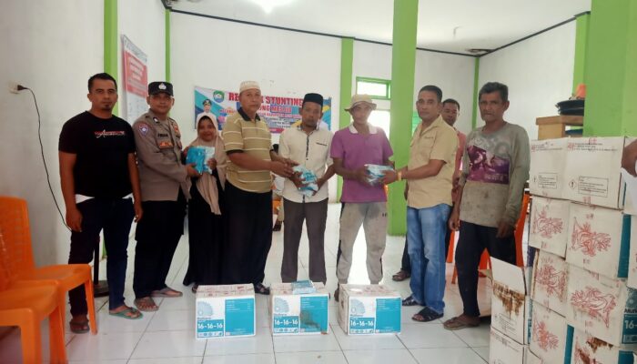 Seratusan Petani Mesjid Abdya Terima Bantuan Pupuk
