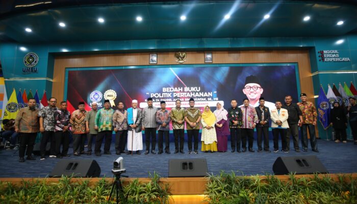 Dahnil Anzar Bedah Buku Politik Pertahanan Di UMSU