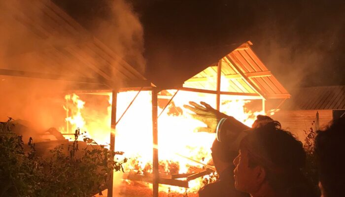 Shelter Terbakar Di Klieng Cot Aron