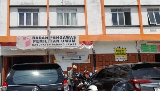 DKPP Berikan Sanski Etik Ketua Bawaslu Dan Manta Ketua Panwascam Sosa Timur
