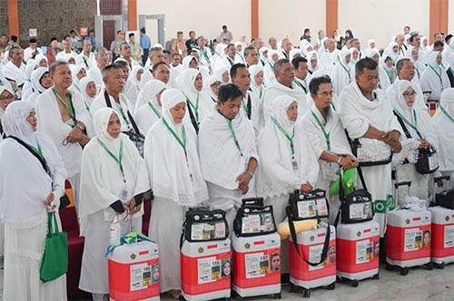 Calhaj Kloter 17 Asal Binjai Dan Medan Dilepas Dari Asrama Haji Medan Calhaj Kloter 17 Asal Binjai Dan Medan Dilepas Dari Asrama Haji Medan