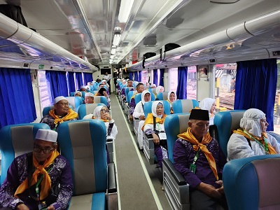 PT Kereta Api Indonesia (Persero) Divisi Regional I Sumatera Utara Kembali melayani rombongan Jemaah Haji Kabupaten Labuhanbatu menggunakan Kereta Api Luar Biasa (KLB) dengan relasi Stasiun Rantauprapat - Stasiun Lubukpakam, Sabtu (25/5). Waspada/Ist