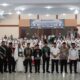 KAKANWIL Kemenag Sumut Ahmad Qosbi SAg, MM, Anggota DPD-RI Dedi Iskandar Batubara dan PPIH Embarkasi Medan foto bersama. Waspada/ist