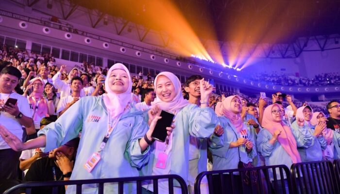 Rayakan Hardiknas, 9 Ribu Orang Penuhi Indonesia Arena