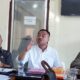 KETUA PWI Sumut Farianda Putra Sinik SE saat memimpin rapat pemantapan panitia Family Gathering 2024 di gedung PWI Sumut. Waspada/ist