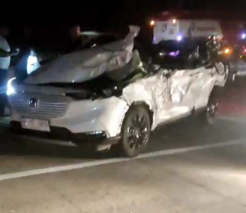 MOBIL CRV mengalami kecelakaan di tol Tanjung.orawa - Lubuk Pakam, Kamis (9/5/2024) malam. Waspada/Ist