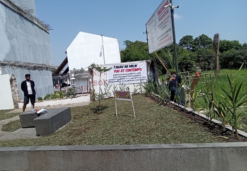 Taman ilegal yang berada di Yuu At Contempo Jl Brigjen Zein Hamid, Lingkungan VII, Kelurahan Titi Kuning, Kecamatan Medan Johor. Waspada/ist