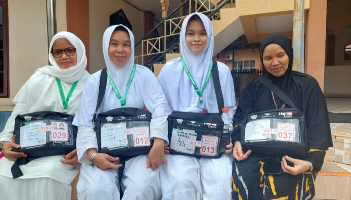 Salwa Ar Royyan: Alhamdulillah Bersama Mama Dan Abang Laksanakan Ibadah Haji