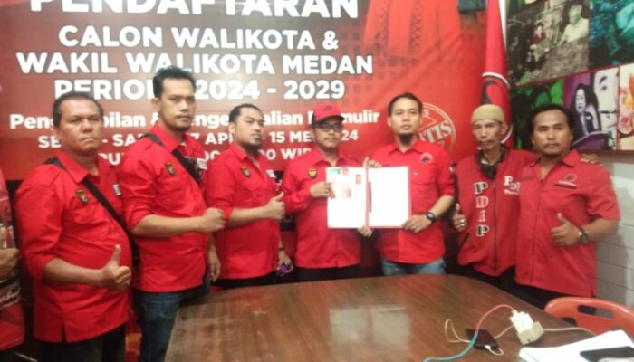 Tim 7 Kembalikan Formulir Pendaftaran Balon Wawalkot Rudy Hermanto Ke PDIP Medan